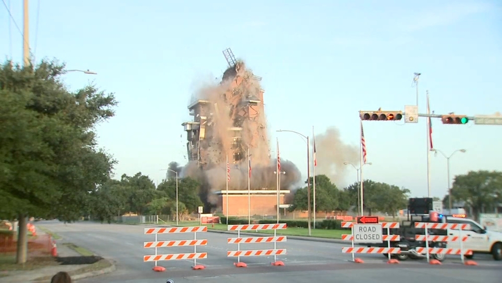 WATCH: Historic Pasadena bank tower implodes
