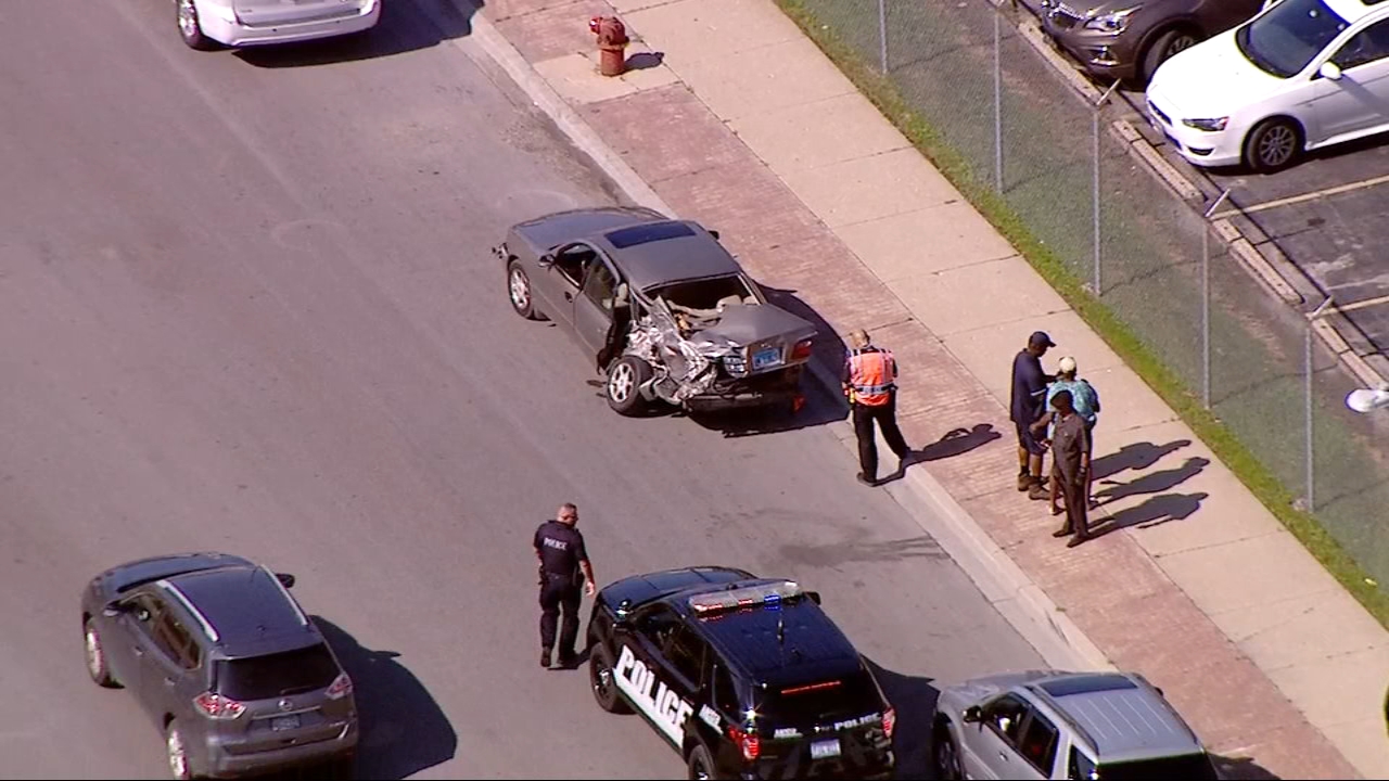 Metra UP-West train hits vehicle near Oak Park