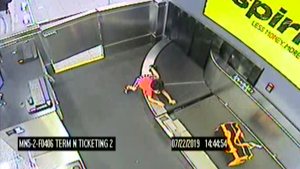 Toddler hurt in ride on Atlanta airport conveyor belt, mom says