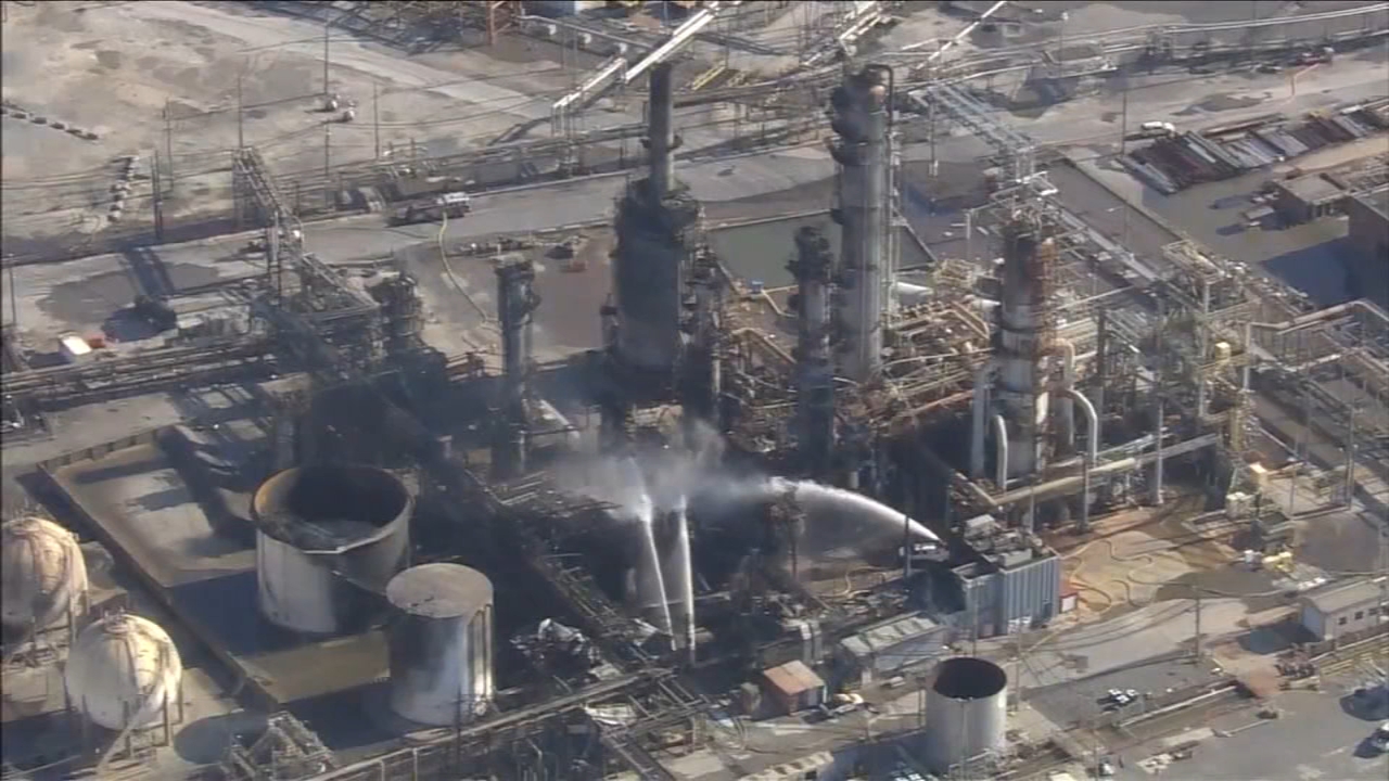 South Philly residents voice concerns over fumes after refinery explosion