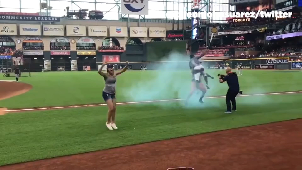 Tony Kemp assists couple with gender reveal