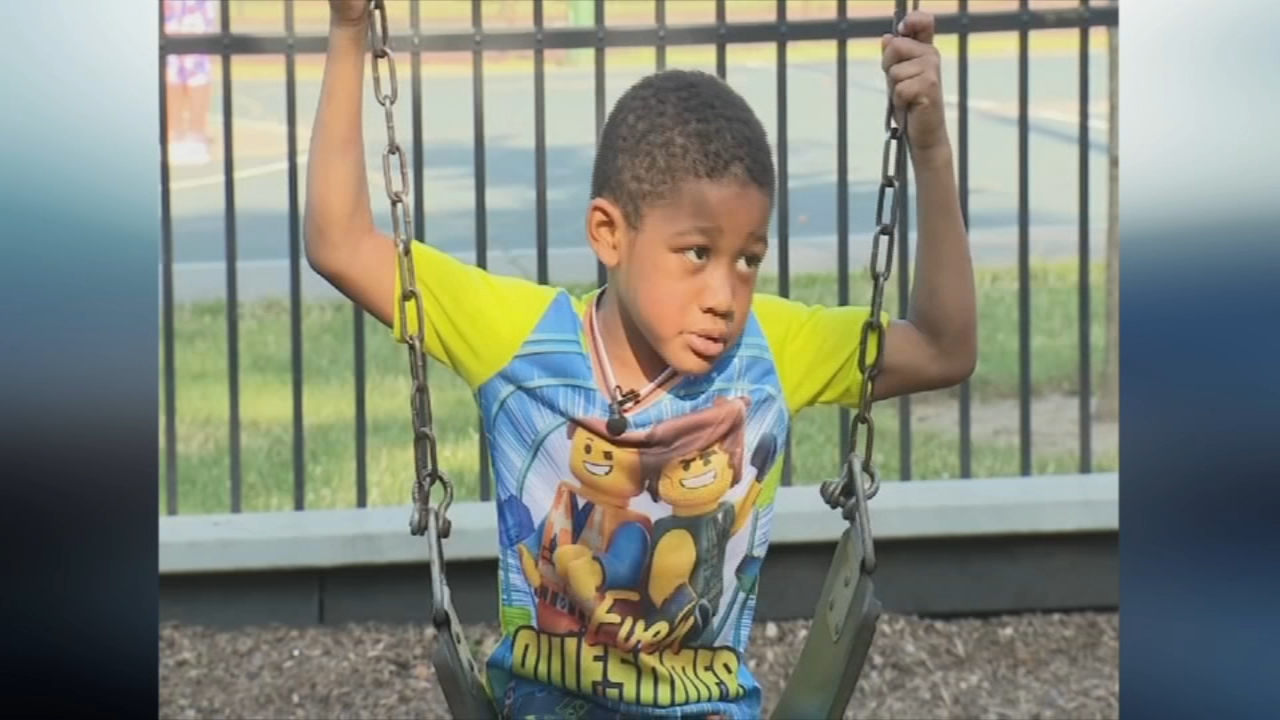 Chicago 5 year old creditied as hero after saving family from fire