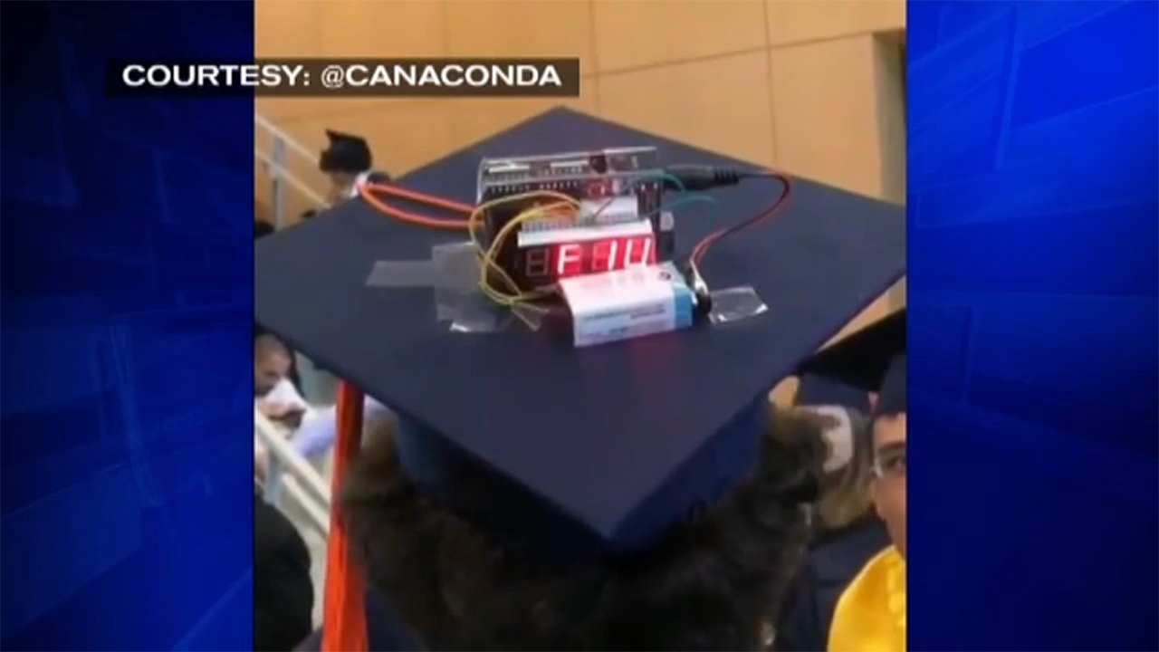 Miami student's decorated graduation cap causes bomb scare