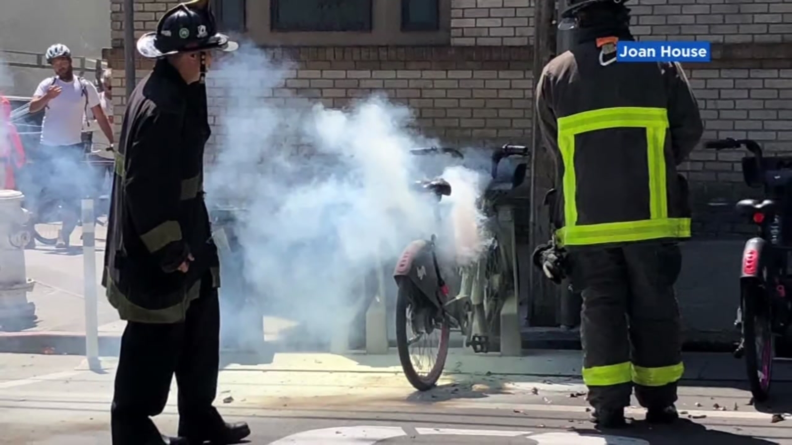 Lyft pulls fleet of ebikes from San Francisco streets after two catch fire ABC7 Los Angeles