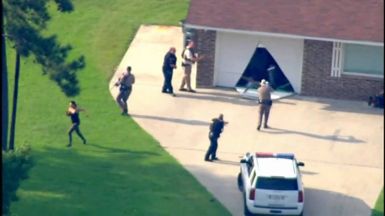 Woman fatally shoots boyfriend after being held against her will: Deputies