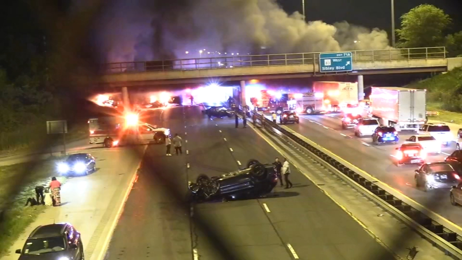 2 dead, several injured in Ford Freeway crash; Southbound lanes