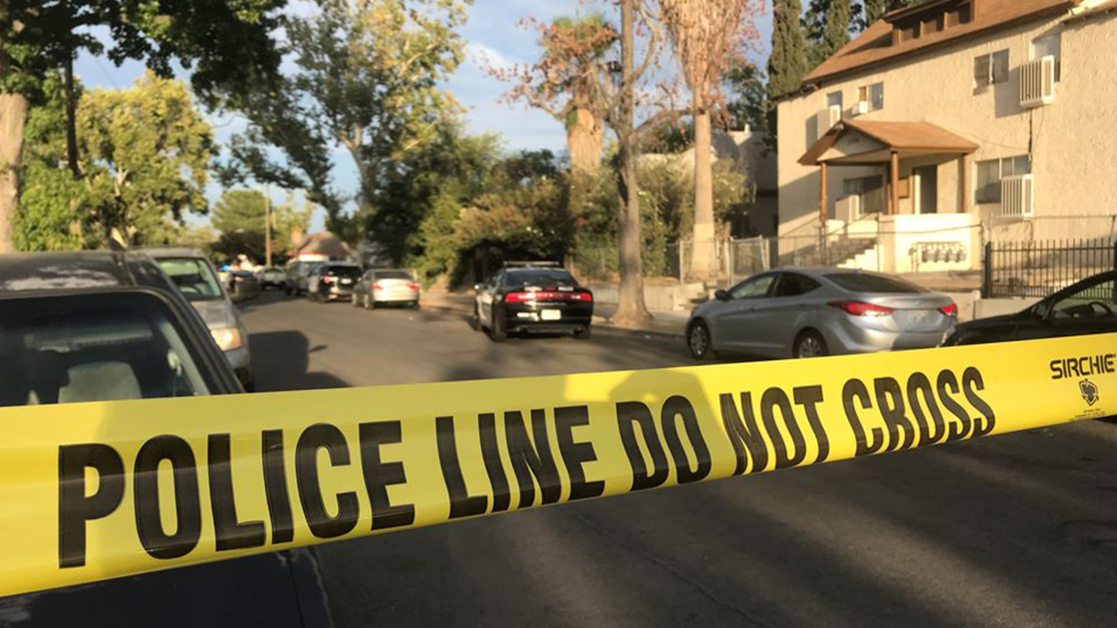 Man shot outside central Fresno apartment complex, police say - ABC30 ...