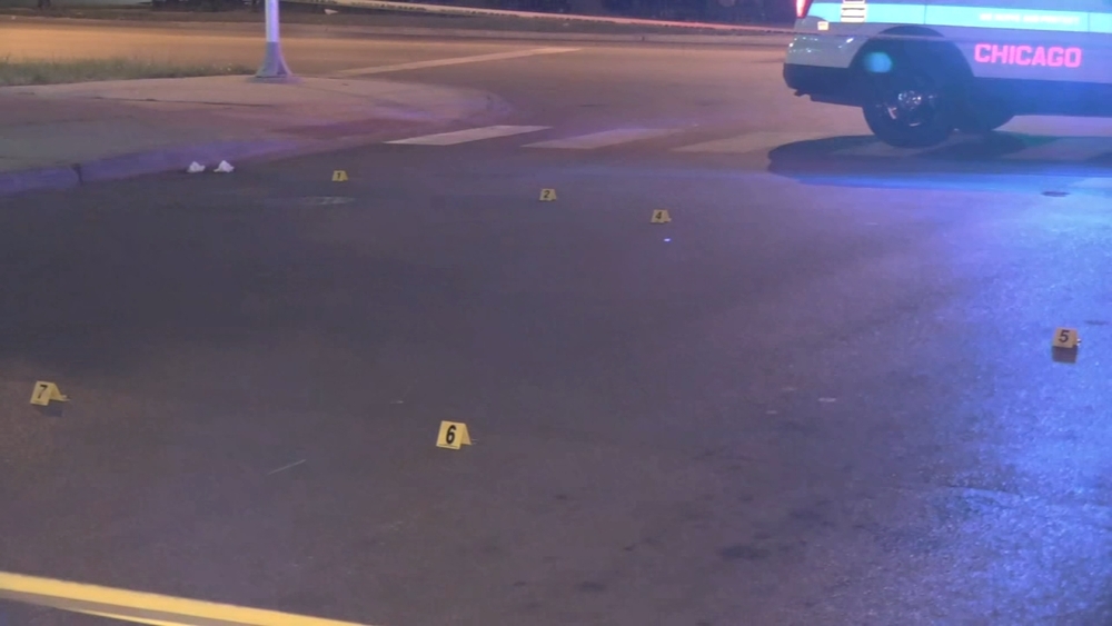 At least 6 killed in Chicago weekend shootings