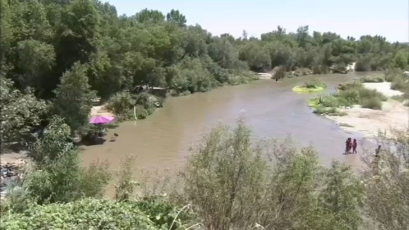 Testing For Possible Deadly Bacteria Outbreak Forces Closure Of Santa Ana River In Jurupa Valley Abc7 Los Angeles