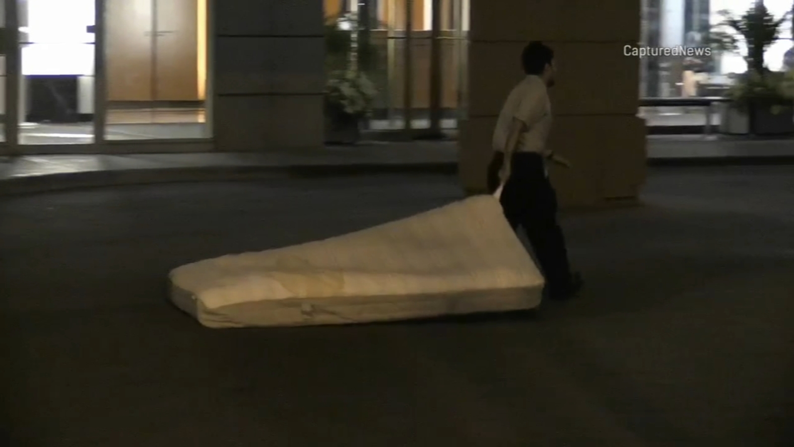 Mattress thrown from West Loop Presidential Towers highrise nearly