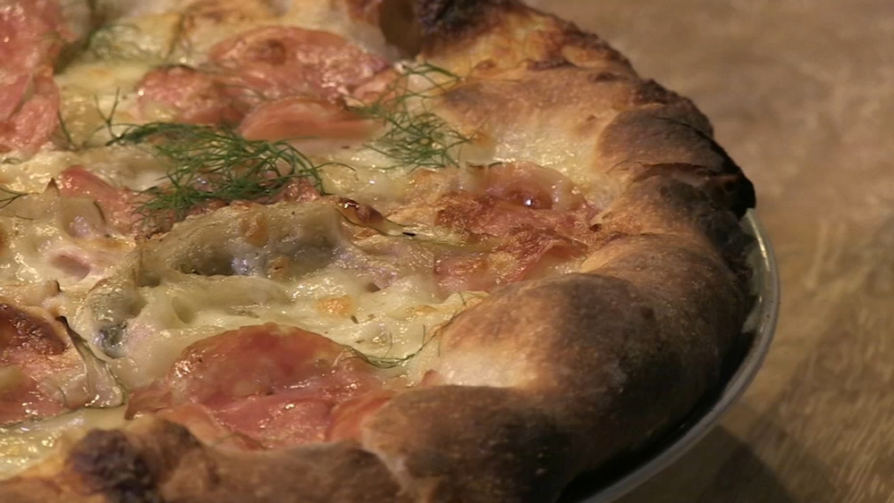 Hungry Hound: Neapolitan style pizza made with fresh ingredients