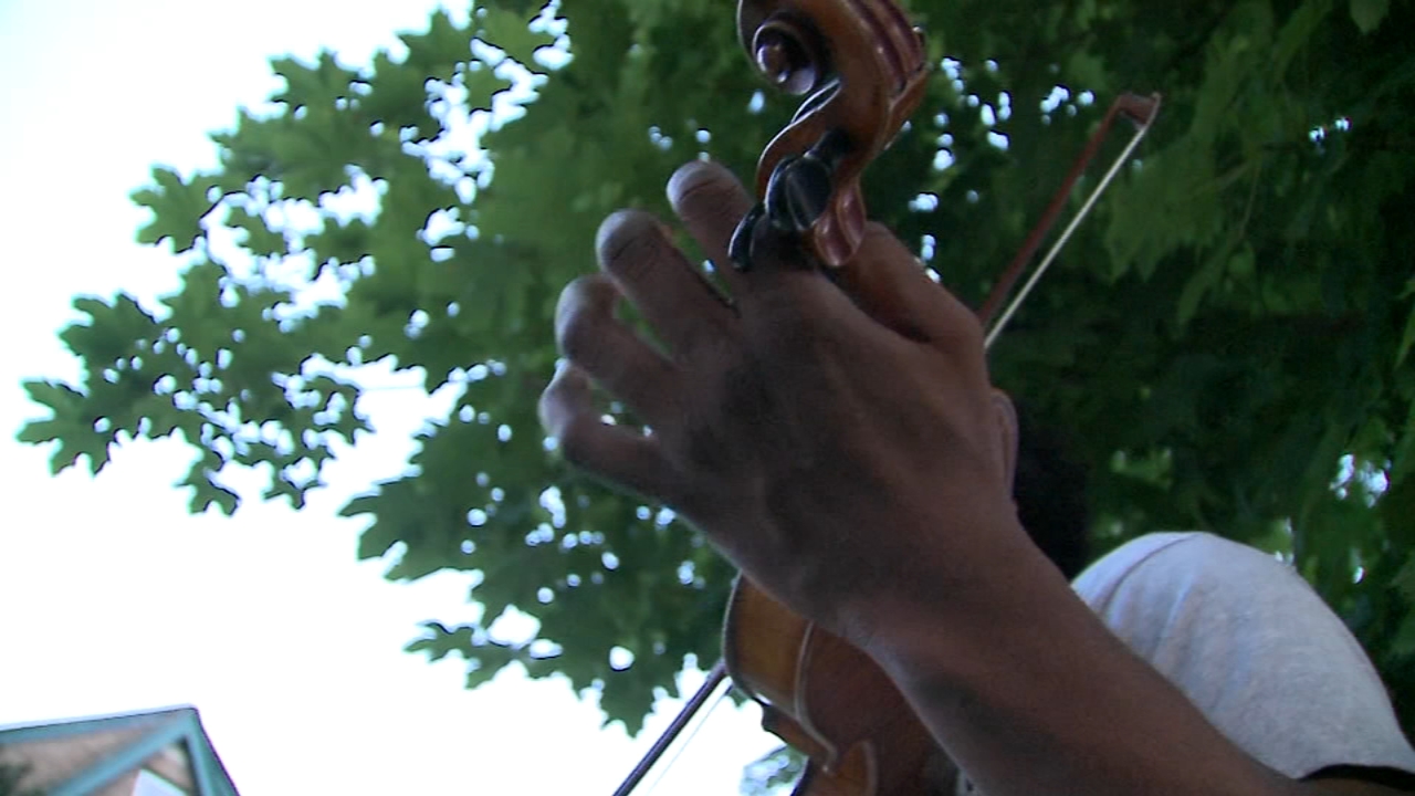 Group performs music at crime scenes around Milwaukee