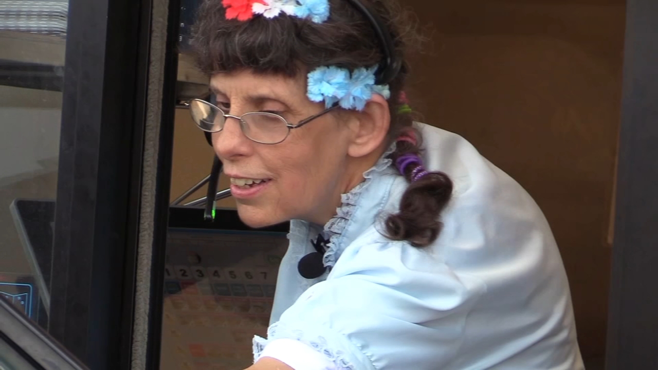 'McDonald's Mary' celebrates 40 years at work