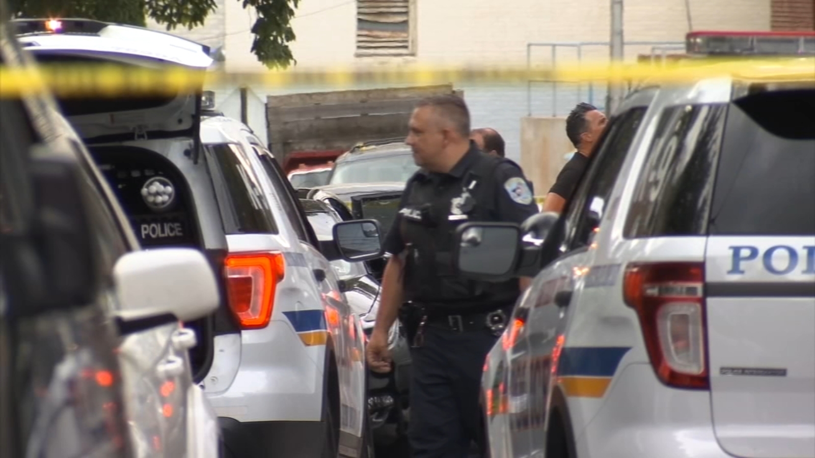 2 hurt after gunman opens fire in Upper Darby, Pennsylvania 6abc