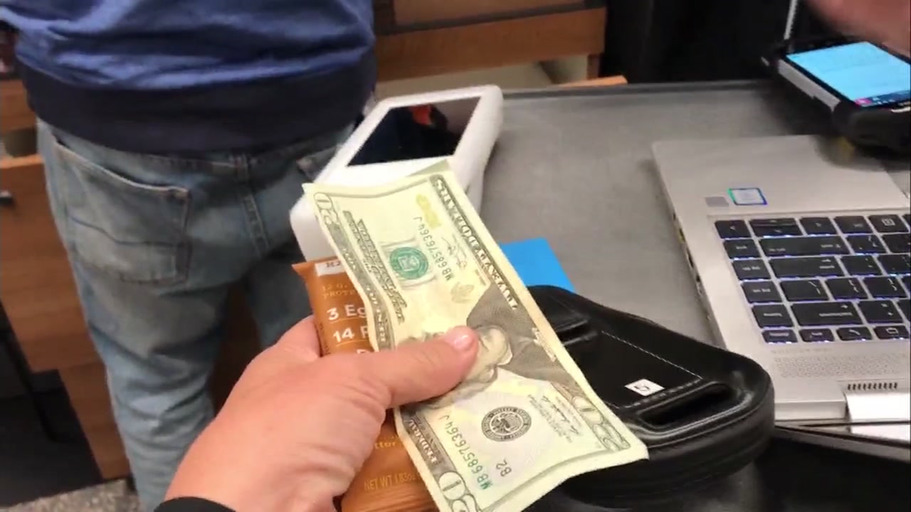 San Francisco must now accept cash 