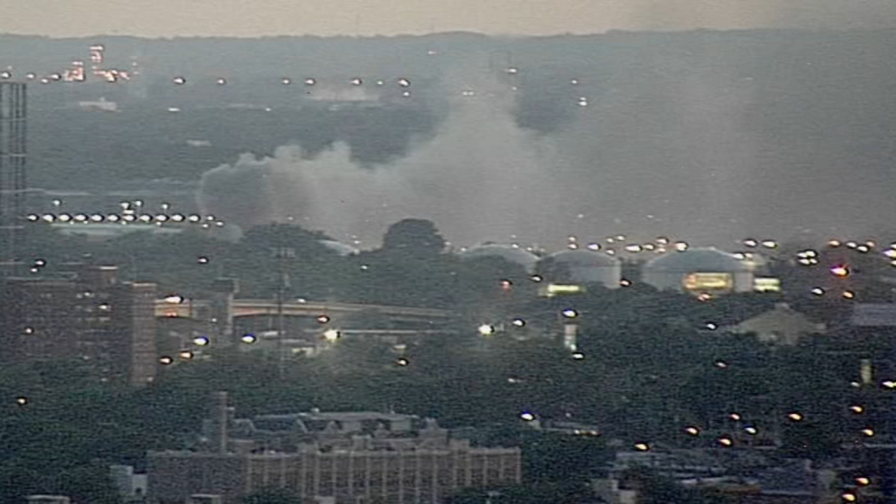 Junkyard fire burns 10 vehicles in Southwest Philadelphia