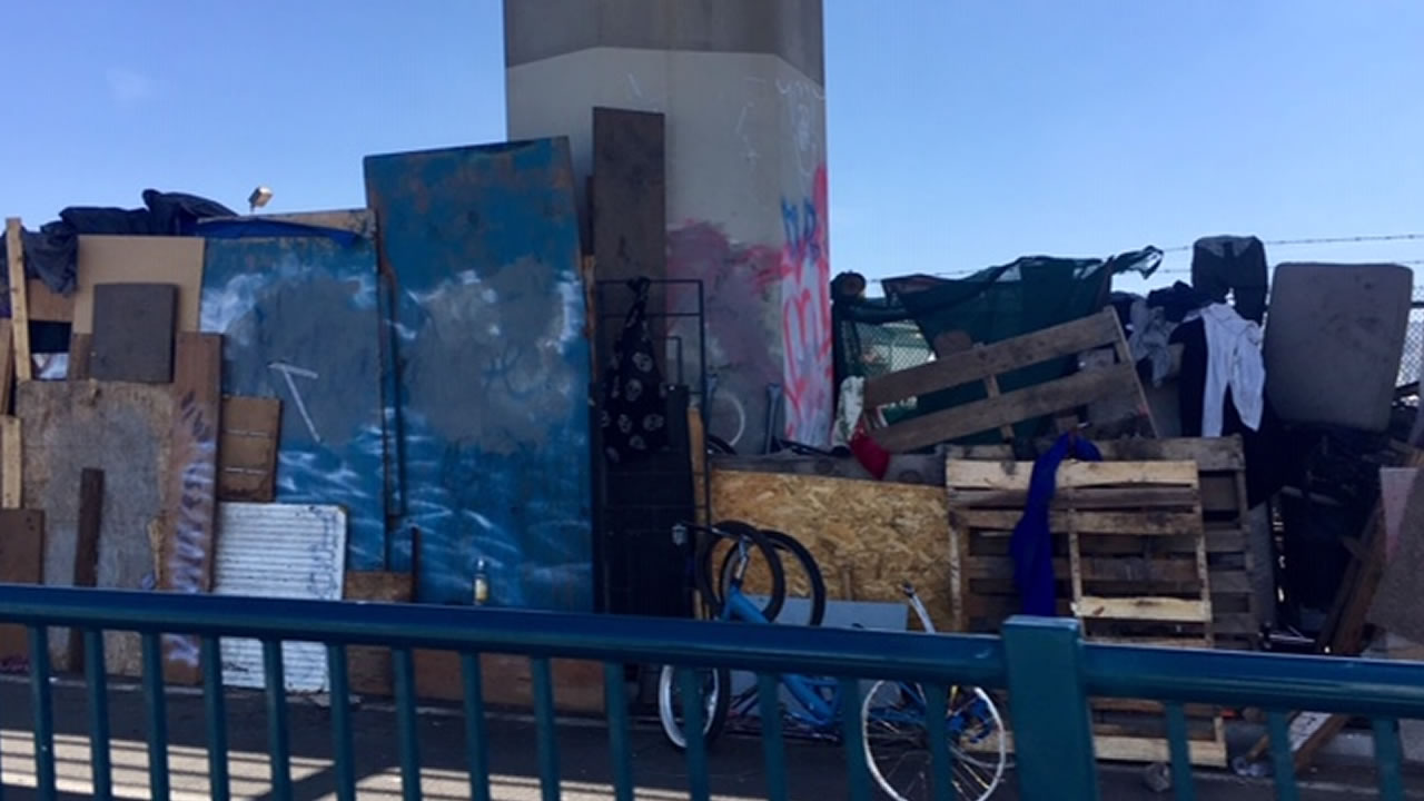Homeless structures under BART tracks in Oakland to be removed