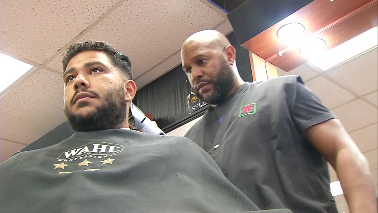 Barber on mission to open barber college in East Oakland, and he's asking community for help