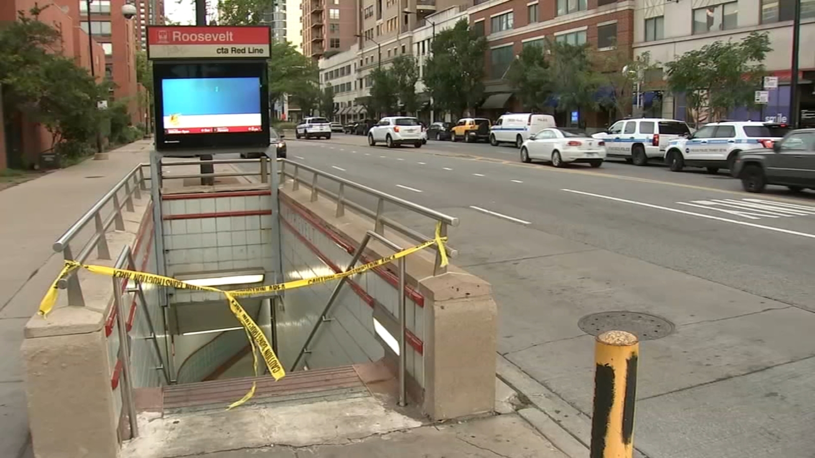 Woman dies on tracks at CTA Roosevelt Red Line station; 2 CTA workers