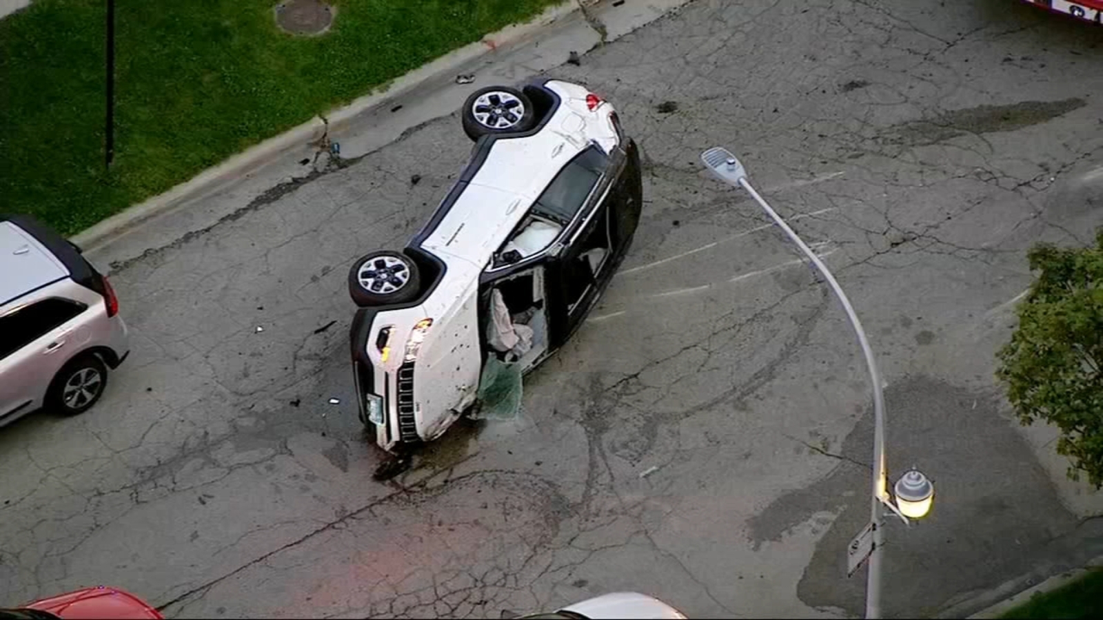 6 injured, including 4 children, in Avondale crash on Elston Avenue
