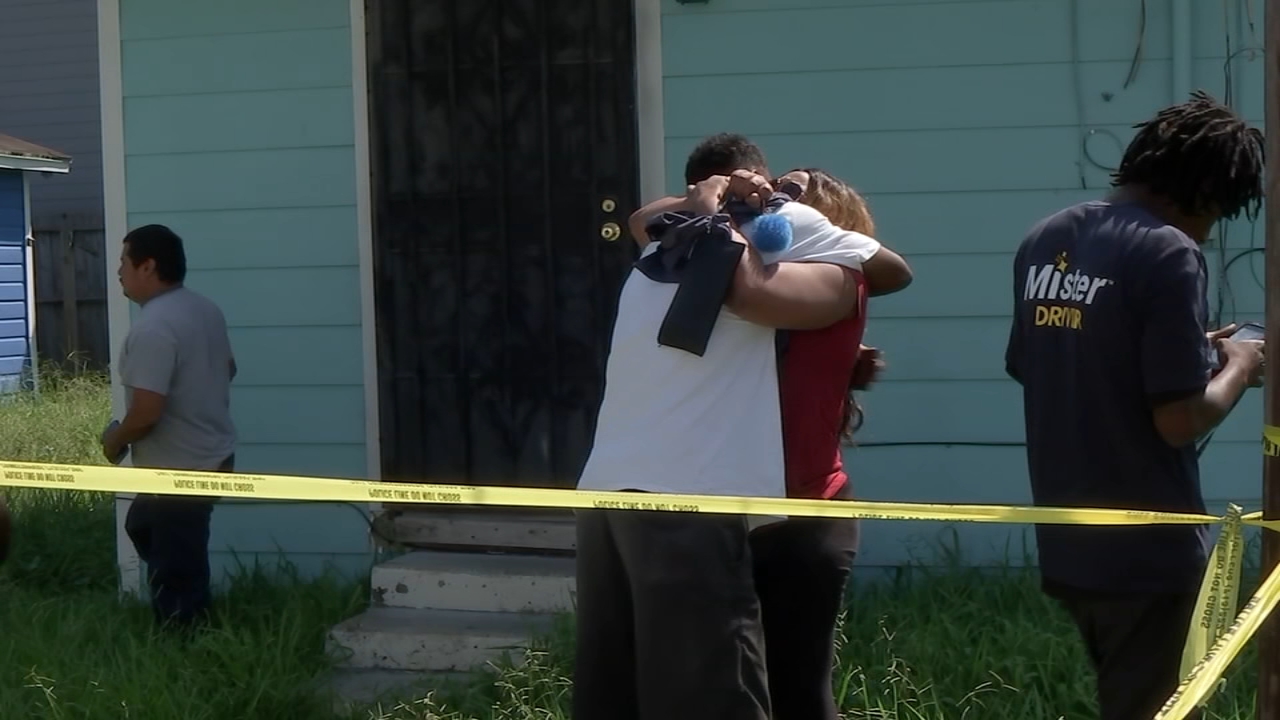 A neighbor came to the aid of a neighbor who was being stabbed outside of her home