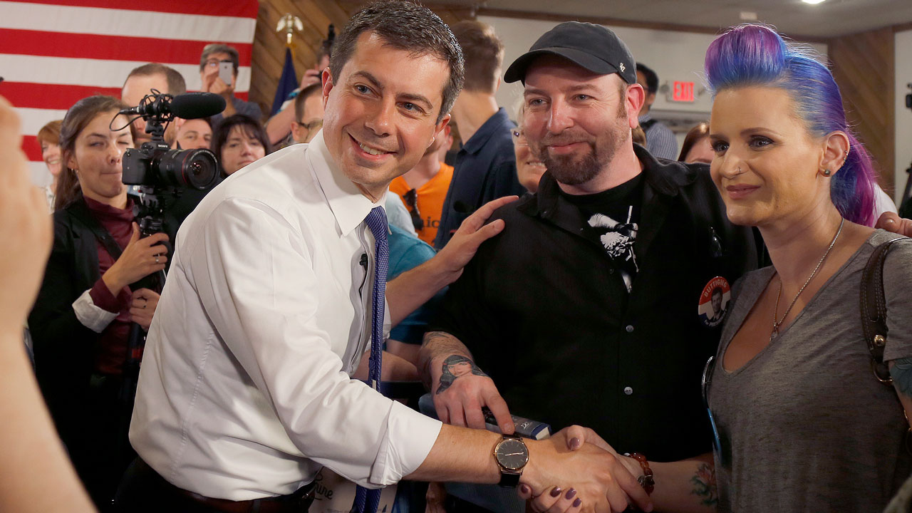Mayor Pete Buttigieg arrives in Houston for debate