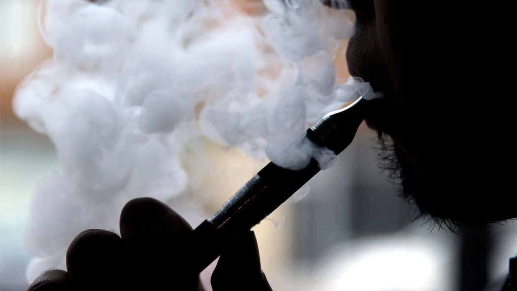 Vaping illness, deaths: Vape industry has dug heels to fight flavor bans in  past as Trump promises federal action - ABC7 Los Angeles