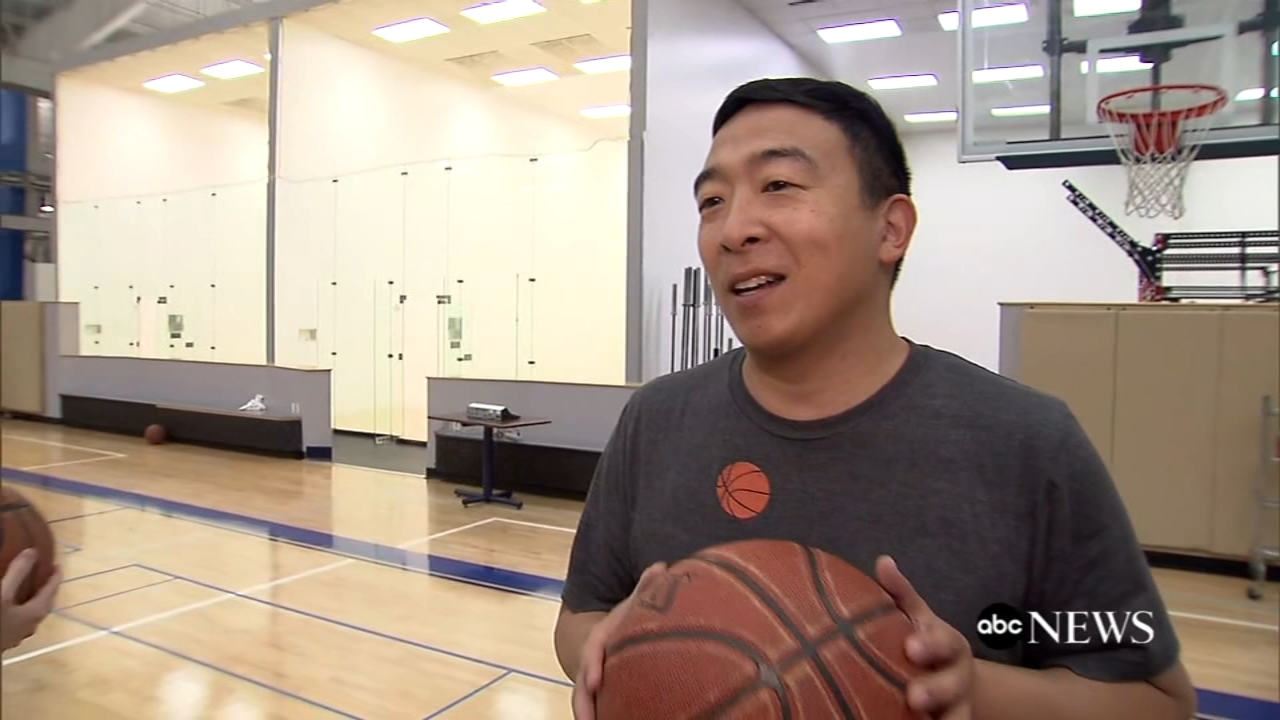 Andrew Yang shoots hoops day before debate