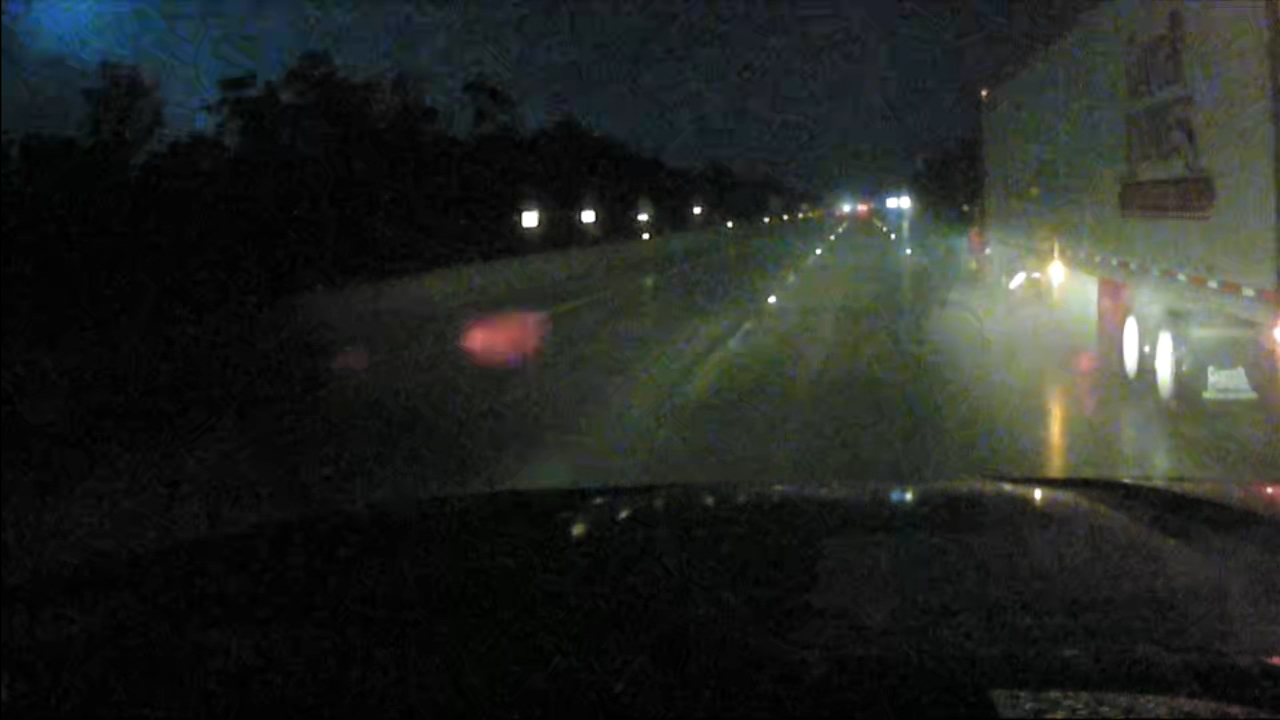 Heavy downpours close I-10 in both directions in Chambers and Jefferson counties
