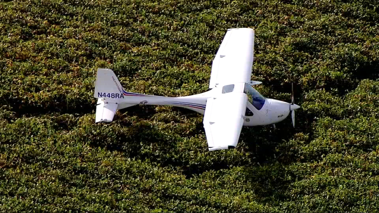 Small plane crashes near Aurora Municipal Airport