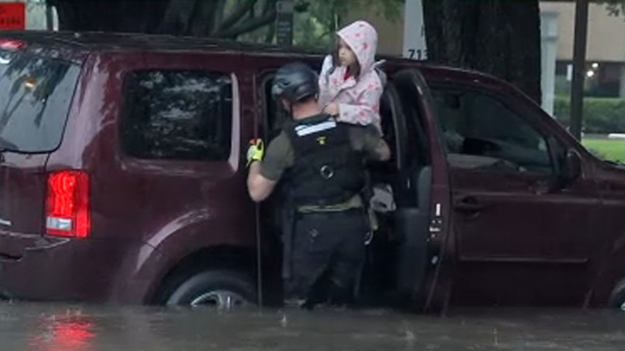 Gallery Furniture and Lakewood Church open to flood victims