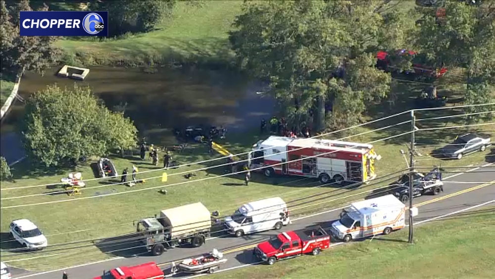 Driver crashes into pond in Lawrence Township, New Jersey