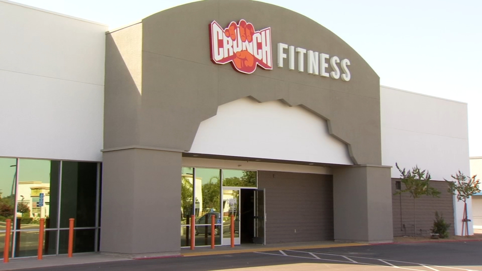 Members concerned after Clovis fitness center opening continues to