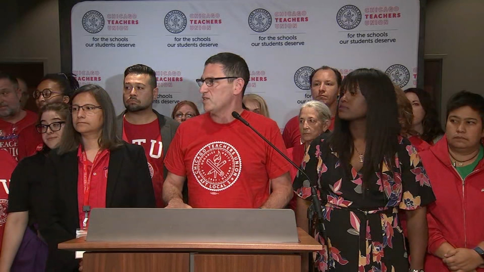 Chicago Teachers Union votes to authorize strike if no contract ...