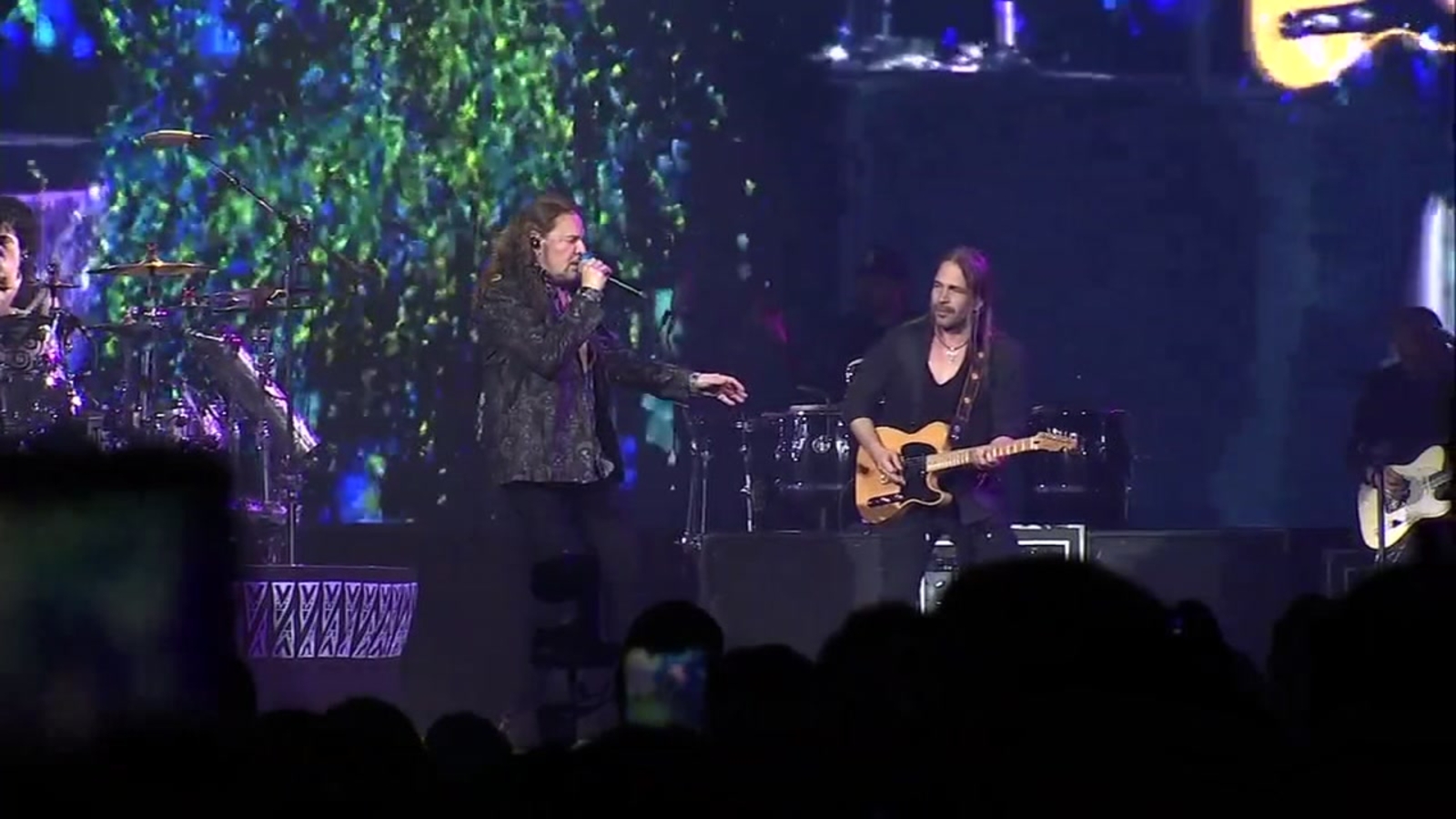 Maná rocks San Jose, fans fill SAP Center ABC7 San Francisco