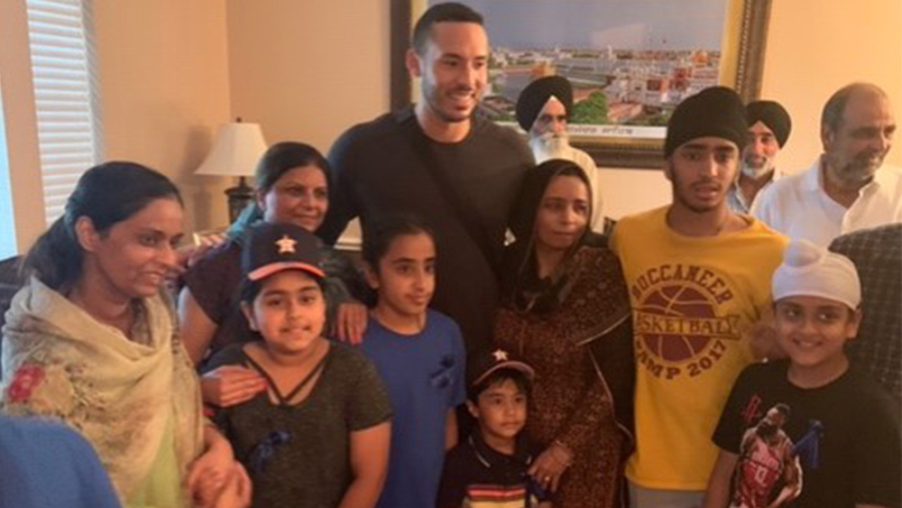 Carlos Correa donates $10,000 to slain deputy's family