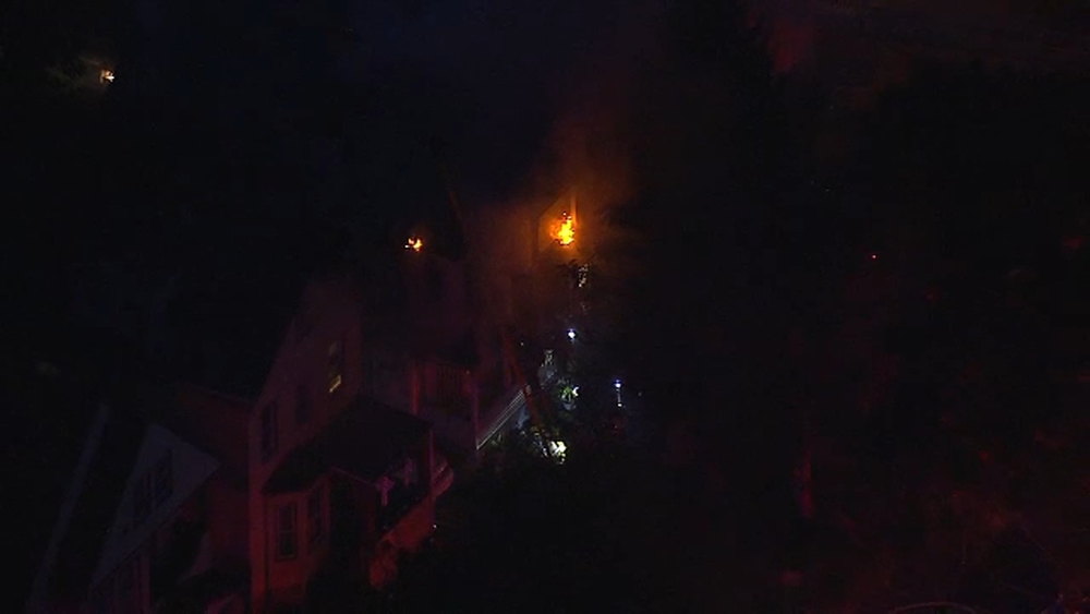 Person jumps from window in Newark house fire, 5 hurt