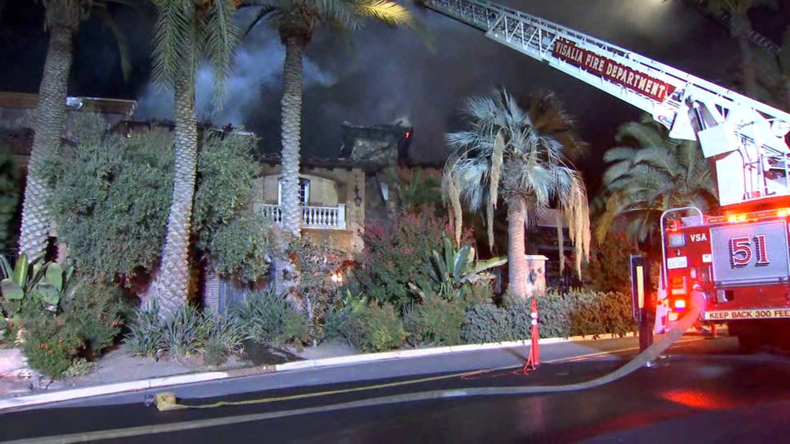 Crews battling fire at mansion in Tulare, no injuries reported ABC30