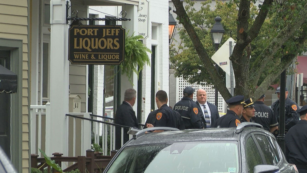 Samurai sword-wielding man killed by liquor store owner: Police