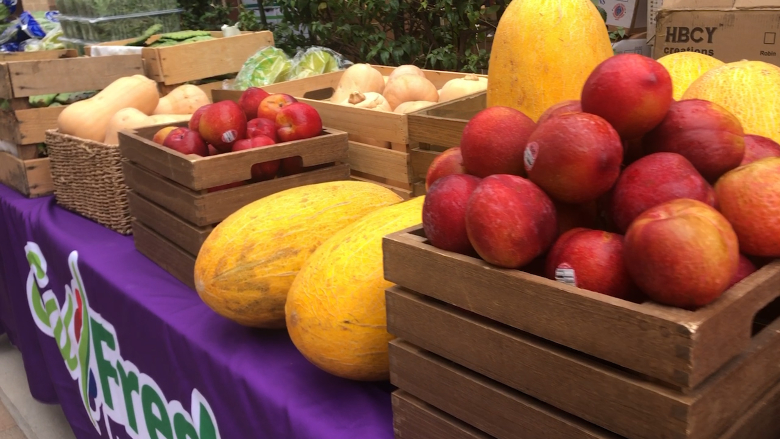 Popup farmers market giving free produce in the SFV ABC7 Los Angeles