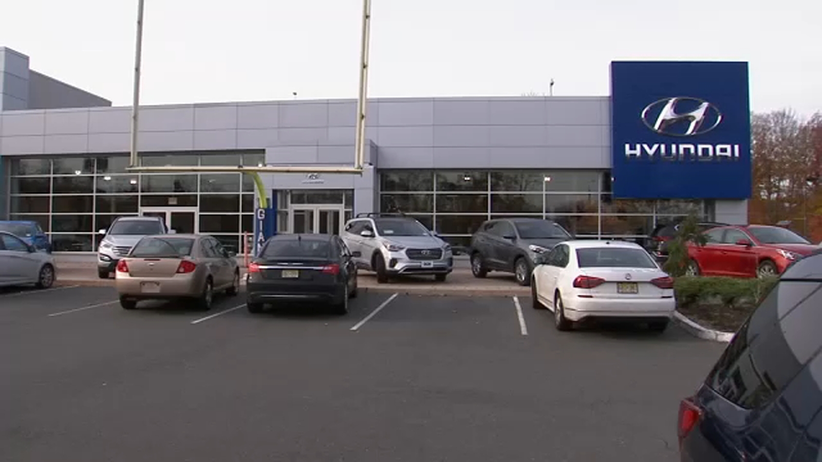 7 On Your Side: Lawsuit accuses defunct dealership of consumer fraud ...