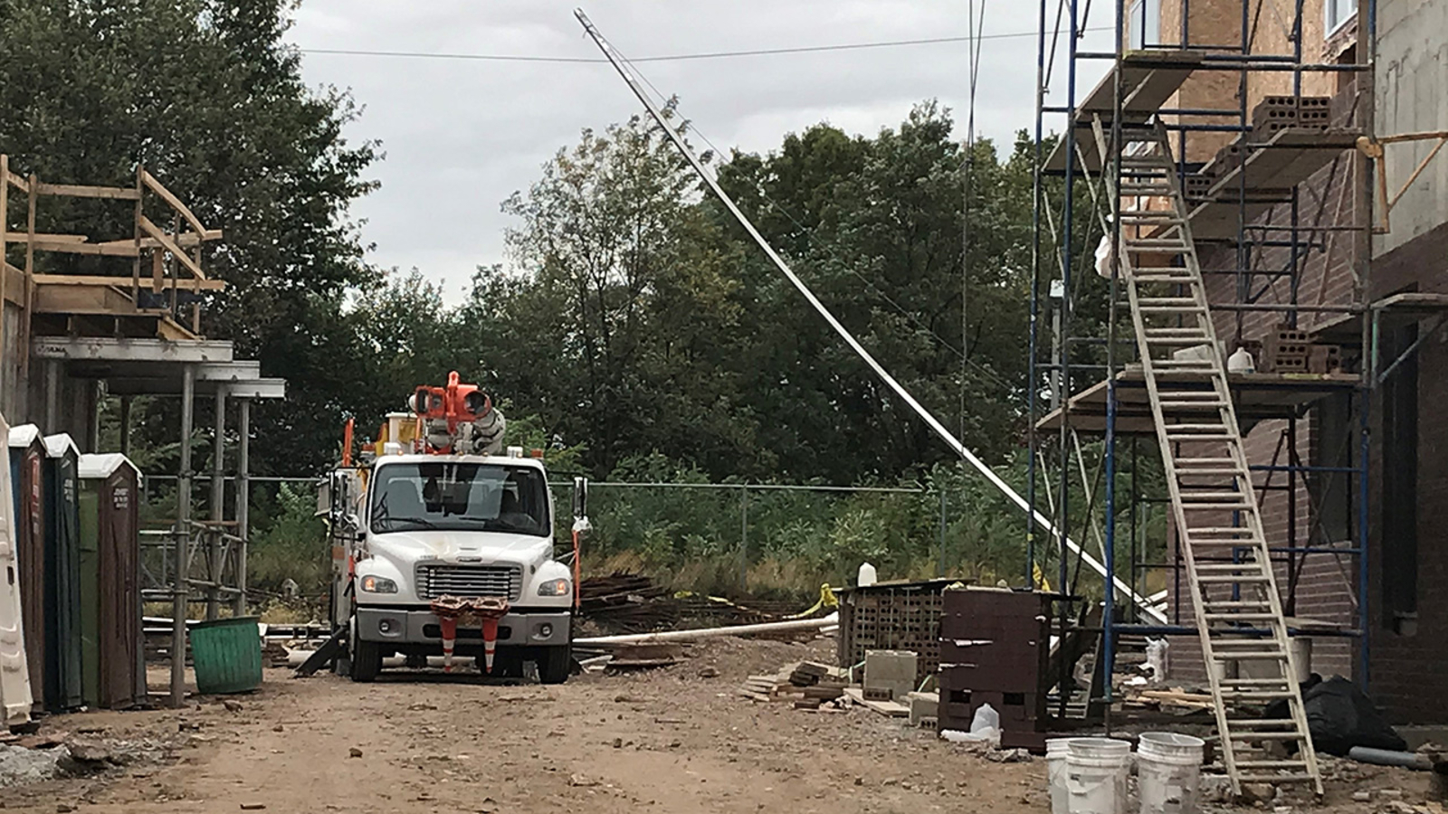 1 dead, 2 hurt in Woodbridge Township construction site electrocution