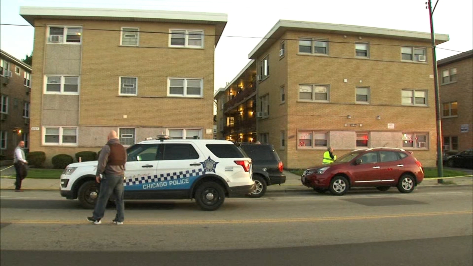 4 killed, 1 critically injured in Dunning apartment shooting on Chicago