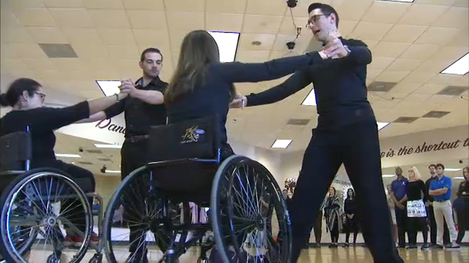 Wheelchair ballroom dancer offering free dance classes in Illinois