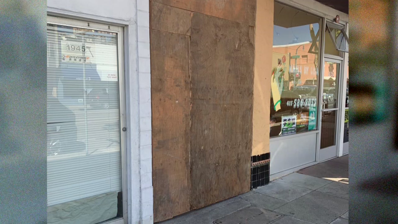 Neighbor blocks SF alleyway with plywood to keep homeless, drug dealers out