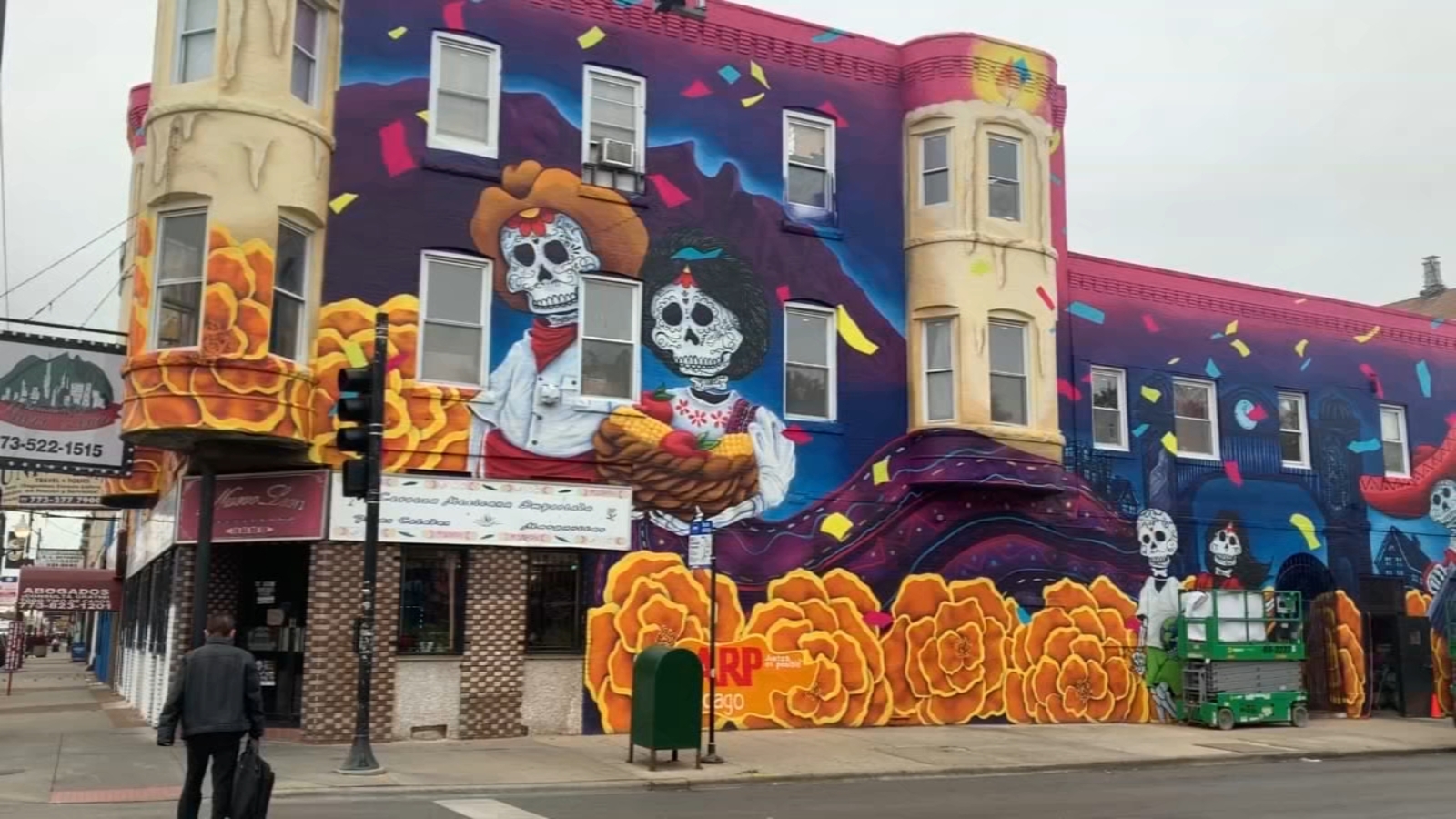 Huge Day of Dead mural wraps around Chicago restaurant ABC30 Fresno