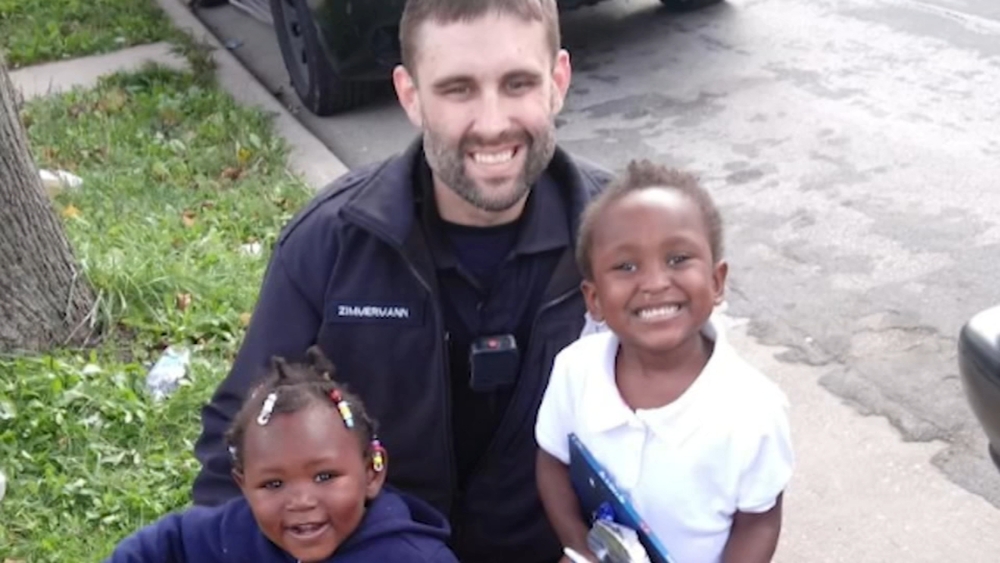 Milwaukee police officer surprises mom of 5 with gift instead of ticket