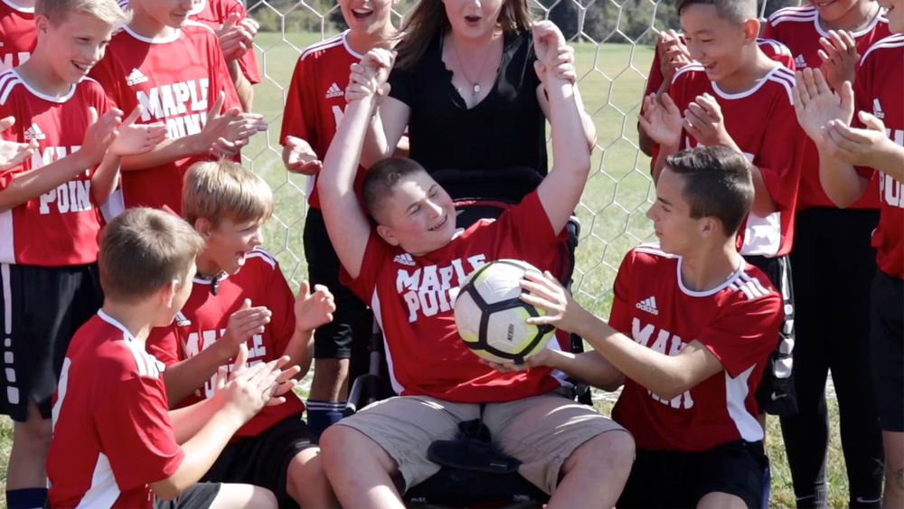 Students Help Special Needs Teammate Score A Goal
