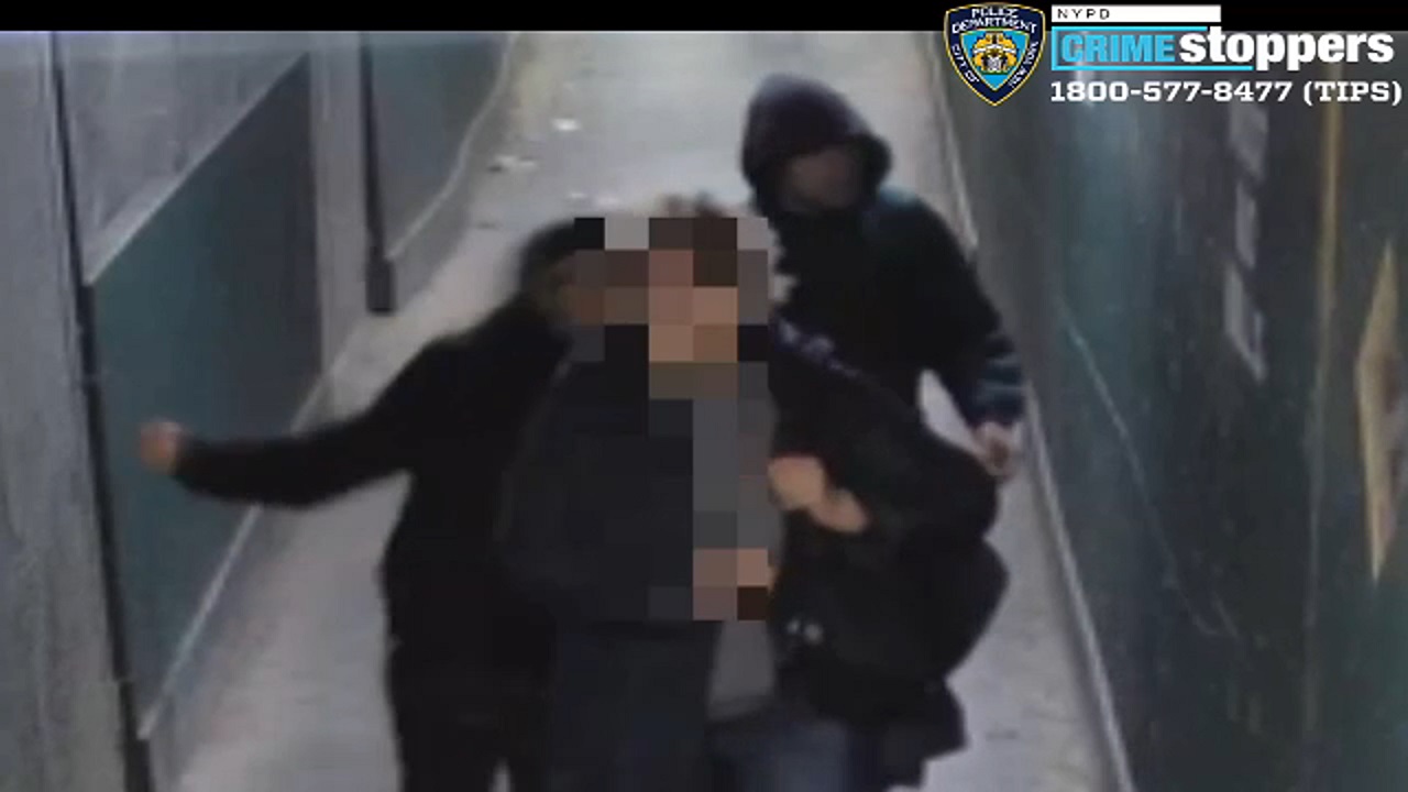 Woman sucker punched in Upper West Side robbery attack