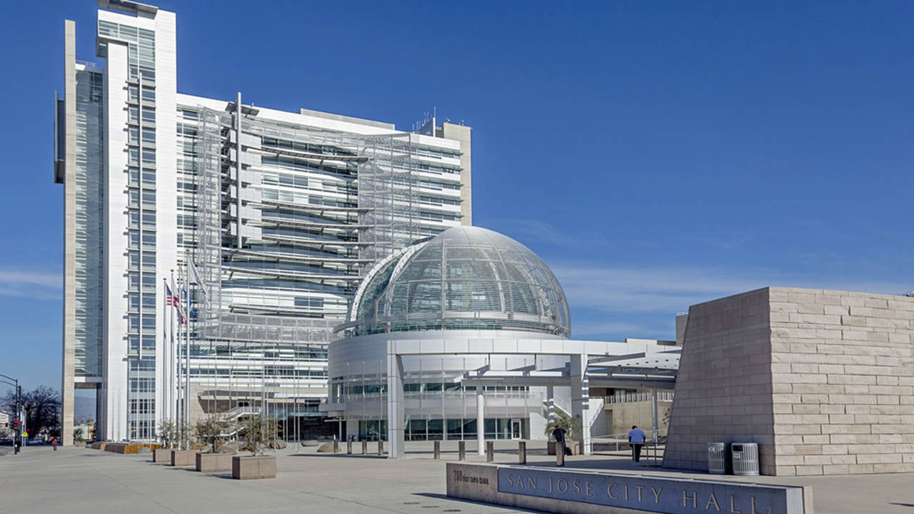 15. San Jose, Calif., 47.01 weekly hours spent working/commuting.